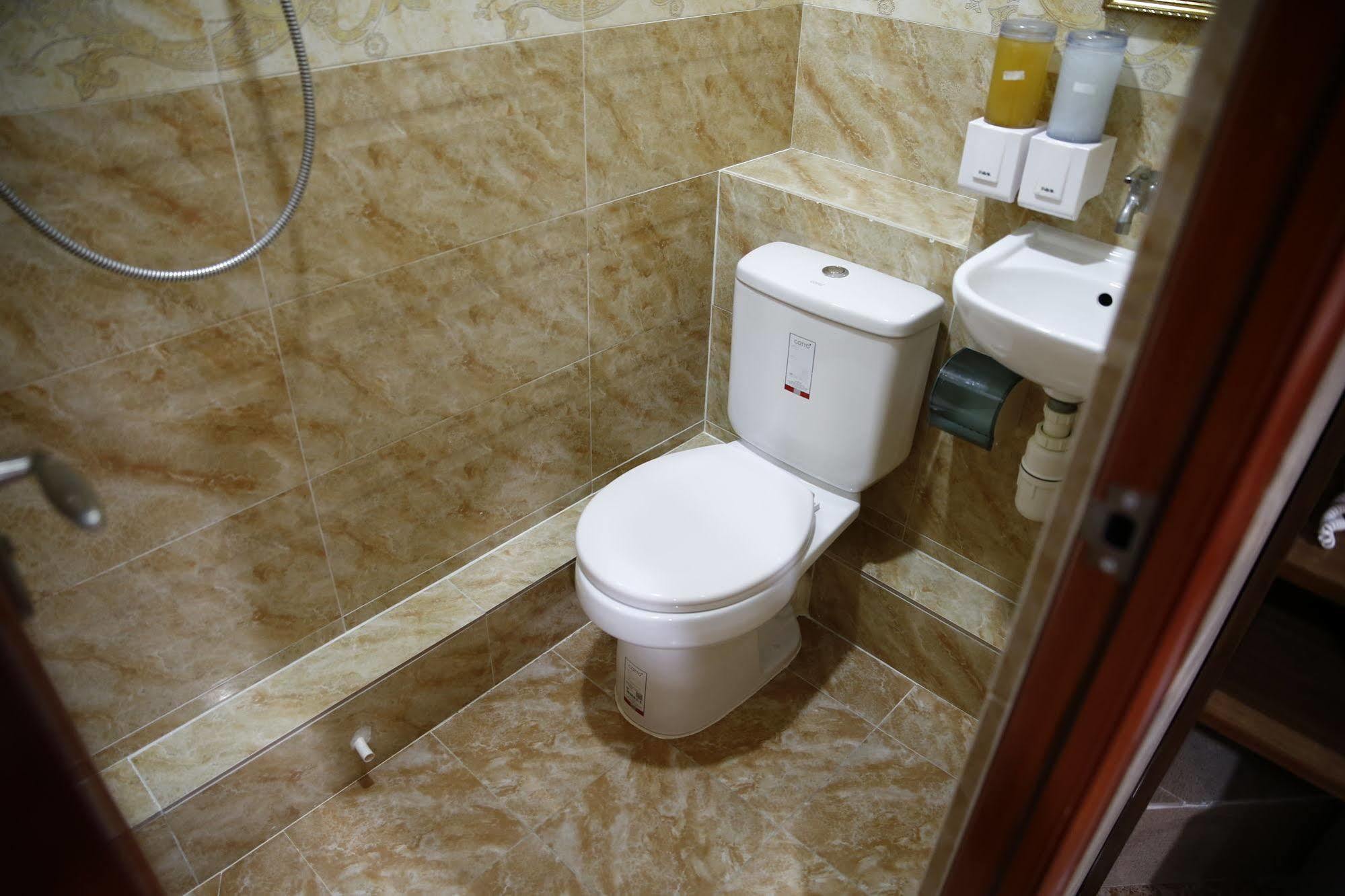 Sandhu Guest House Hong Kong Exterior photo