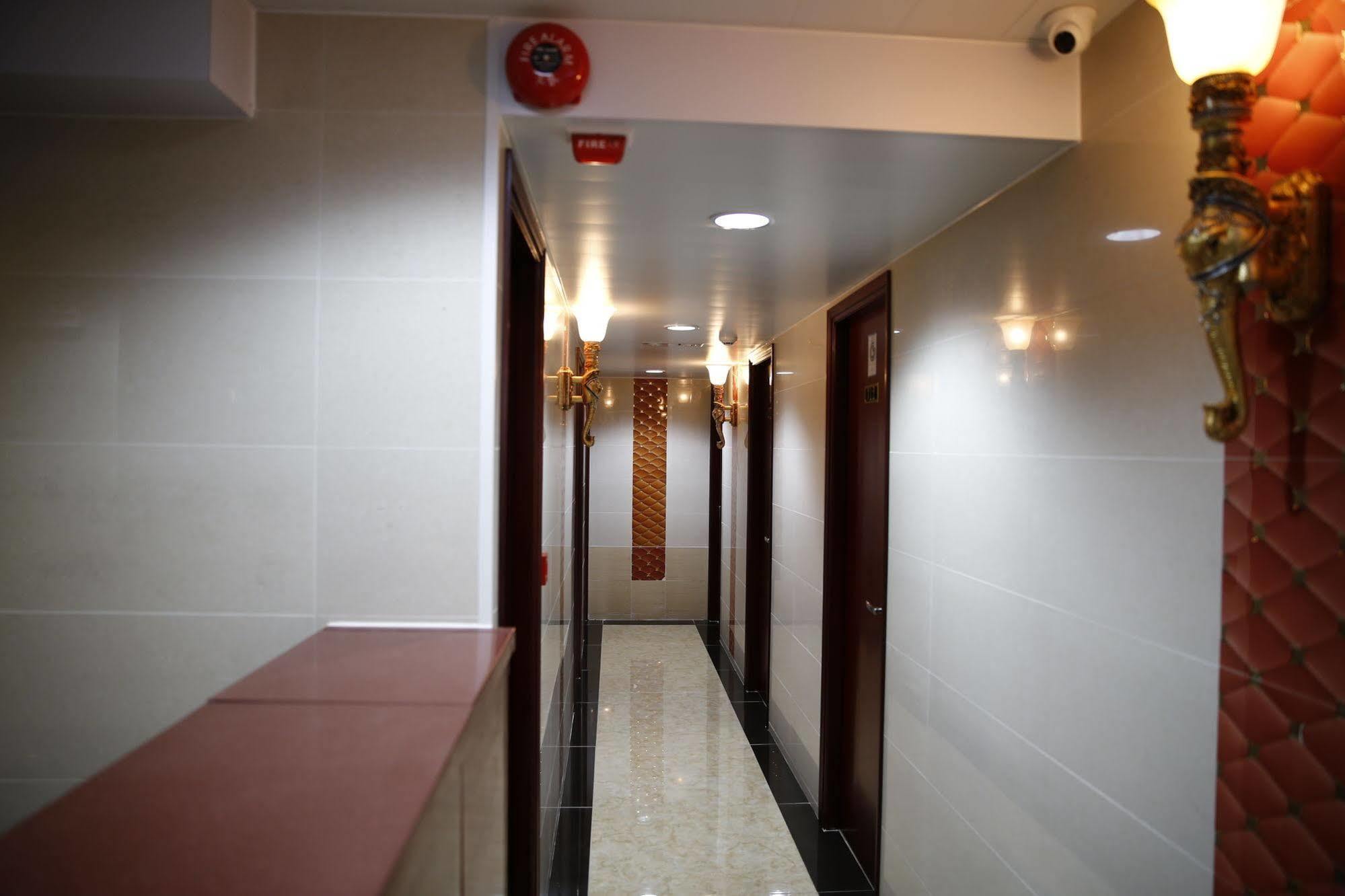 Sandhu Guest House Hong Kong Exterior photo